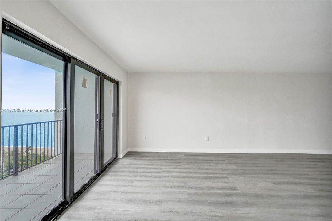 For Sale: $599,999 (1 beds, 1 baths, 1190 Square Feet)