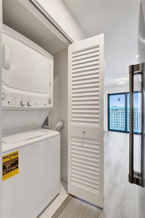 For Sale: $599,999 (1 beds, 1 baths, 1190 Square Feet)