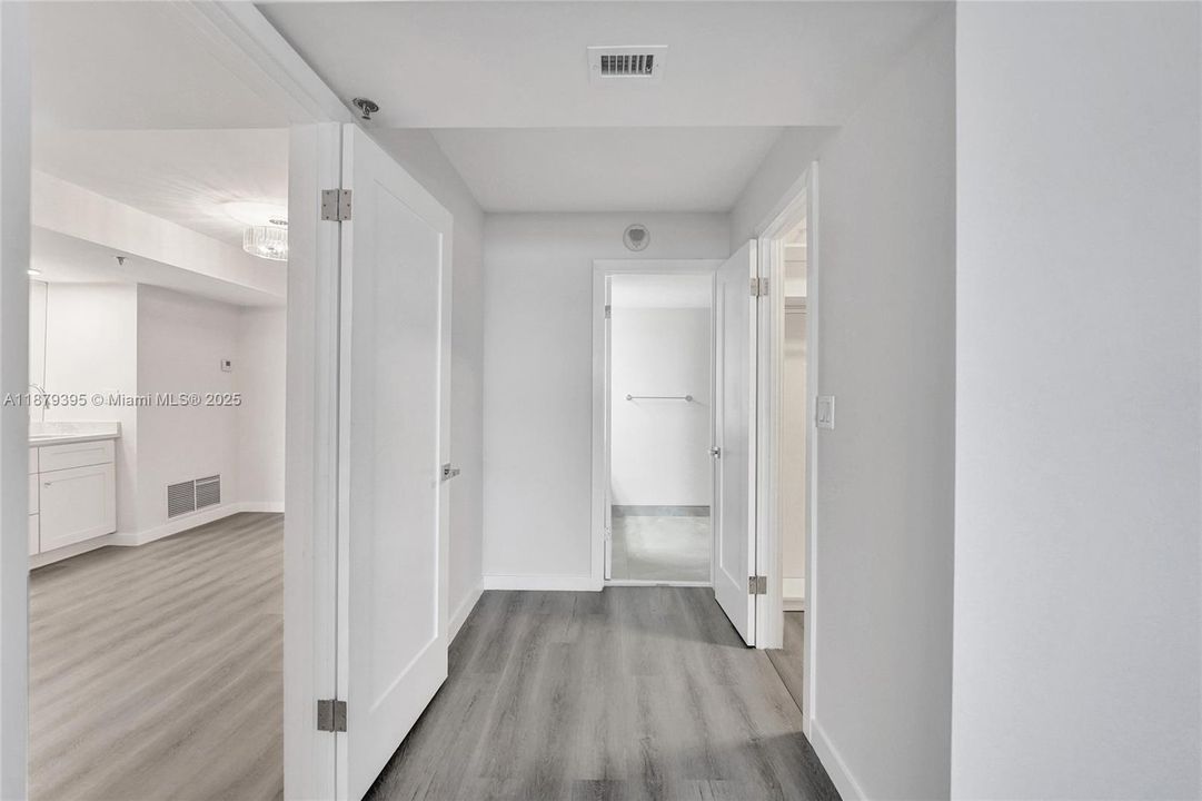 For Sale: $599,999 (1 beds, 1 baths, 1190 Square Feet)