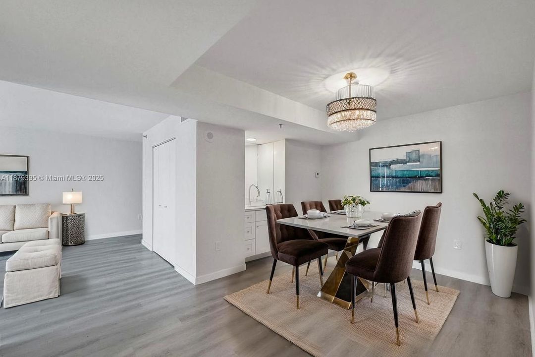 For Sale: $599,999 (1 beds, 1 baths, 1190 Square Feet)