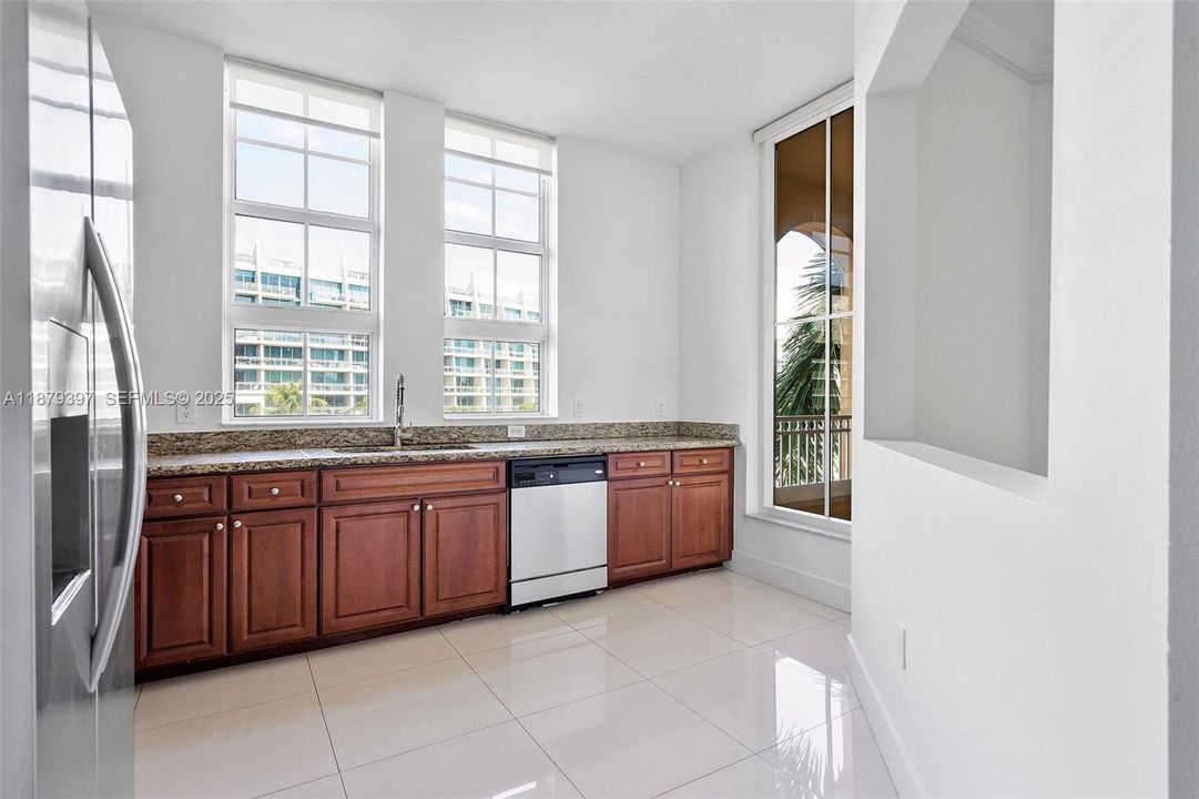 For Sale: $599,000 (2 beds, 1 baths, 1314 Square Feet)