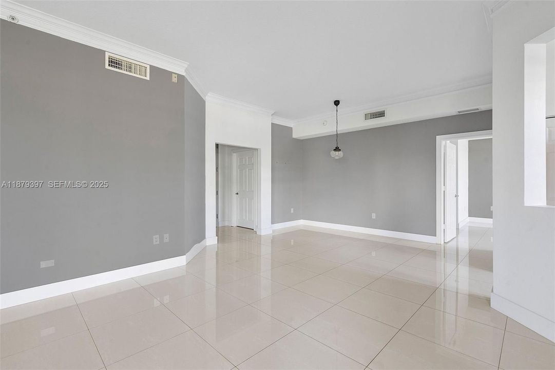 For Sale: $599,000 (2 beds, 1 baths, 1314 Square Feet)