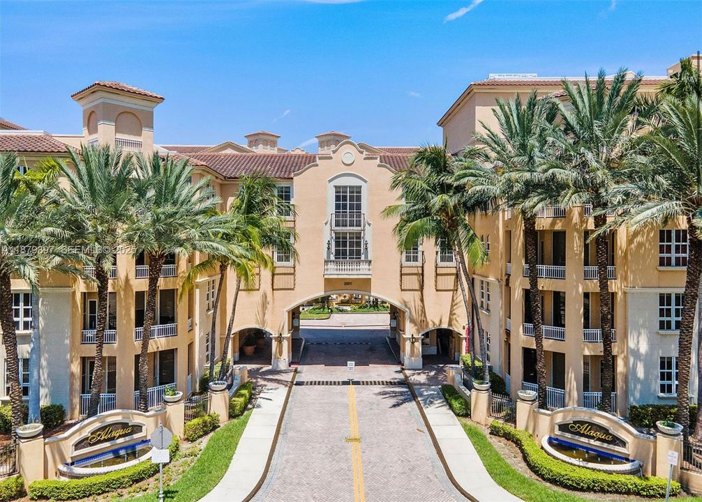 For Sale: $599,000 (2 beds, 1 baths, 1314 Square Feet)