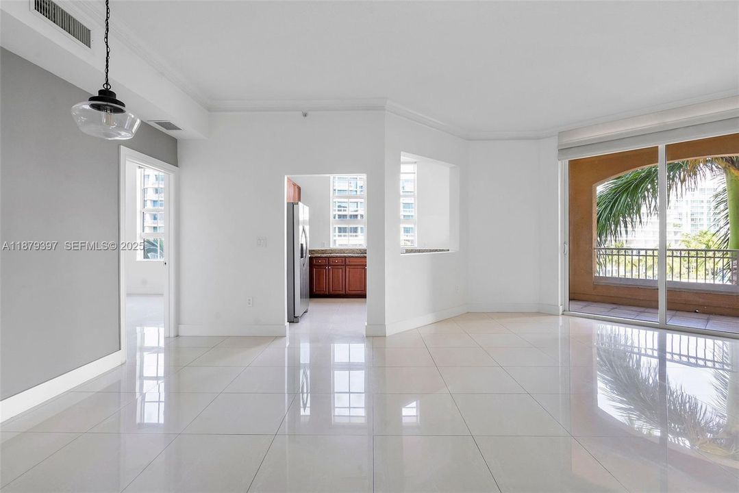 For Sale: $599,000 (2 beds, 1 baths, 1314 Square Feet)