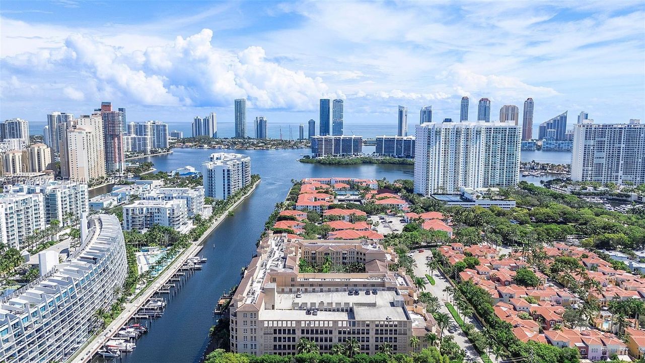 For Sale: $599,000 (2 beds, 1 baths, 1314 Square Feet)