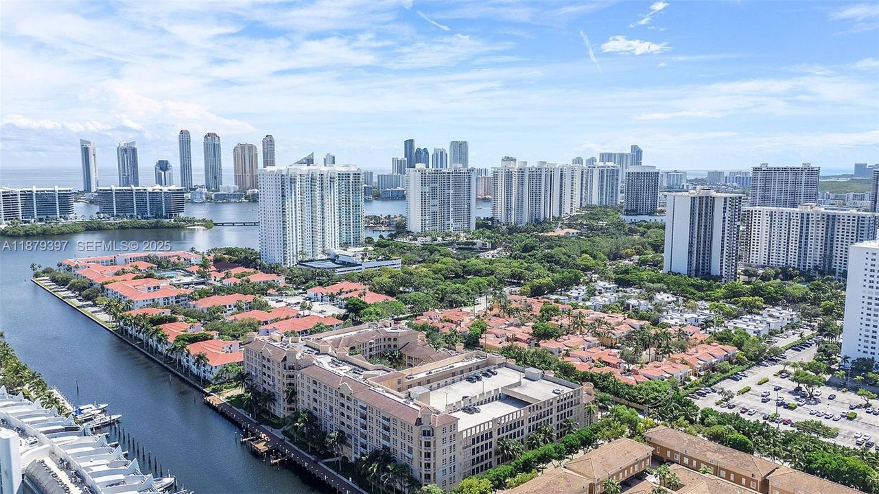 For Sale: $599,000 (2 beds, 1 baths, 1314 Square Feet)