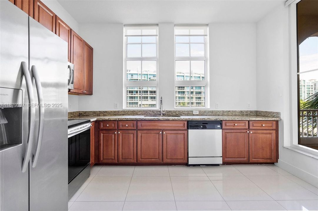 For Sale: $599,000 (2 beds, 1 baths, 1314 Square Feet)