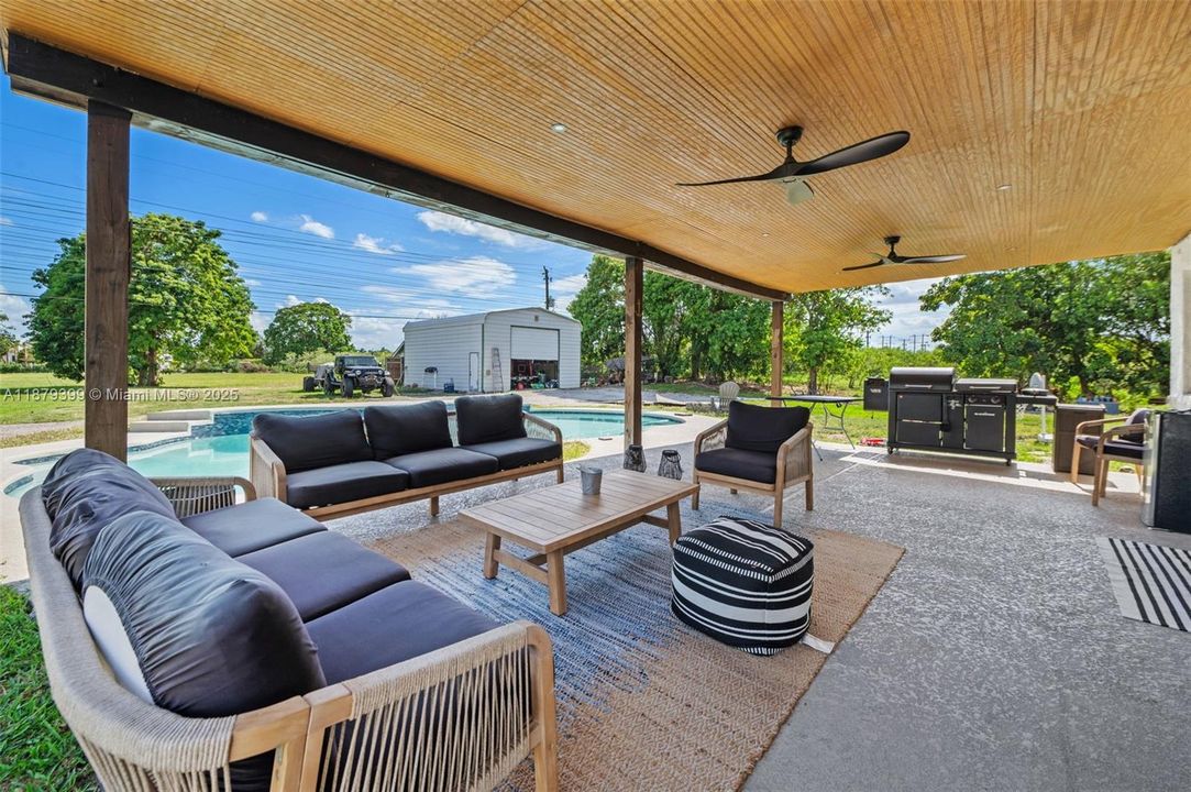 For Sale: $1,750,000 (4 beds, 3 baths, 2492 Square Feet)