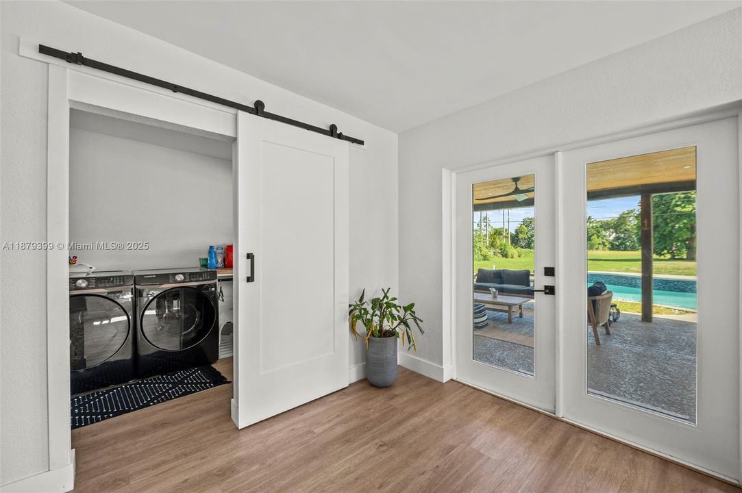 For Sale: $1,750,000 (4 beds, 3 baths, 2492 Square Feet)