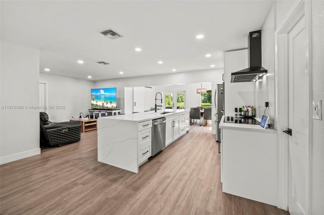 For Sale: $1,750,000 (4 beds, 3 baths, 2492 Square Feet)