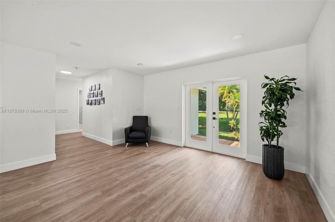 For Sale: $1,750,000 (4 beds, 3 baths, 2492 Square Feet)