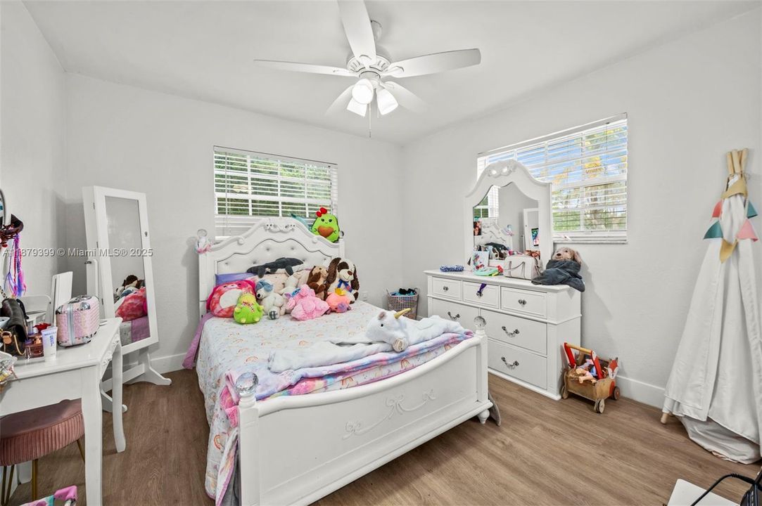 For Sale: $1,750,000 (4 beds, 3 baths, 2492 Square Feet)