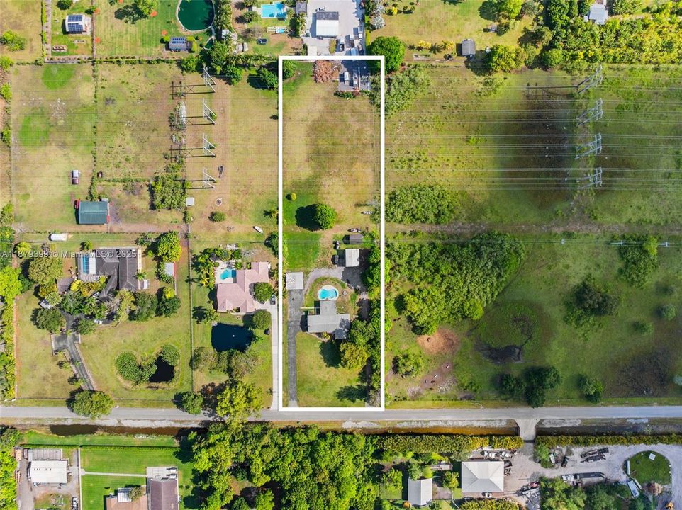 For Sale: $1,750,000 (4 beds, 3 baths, 2492 Square Feet)