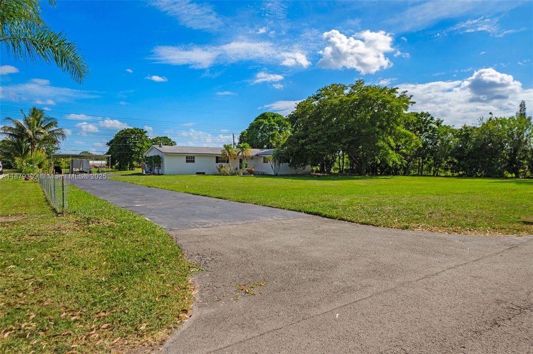 For Sale: $1,750,000 (4 beds, 3 baths, 2492 Square Feet)