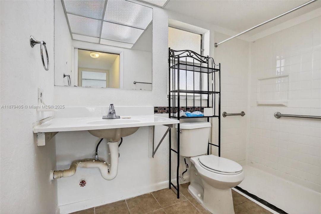 На продажу: $89,000 (1 спален, 1 ванн, 850 Квадратных фут)