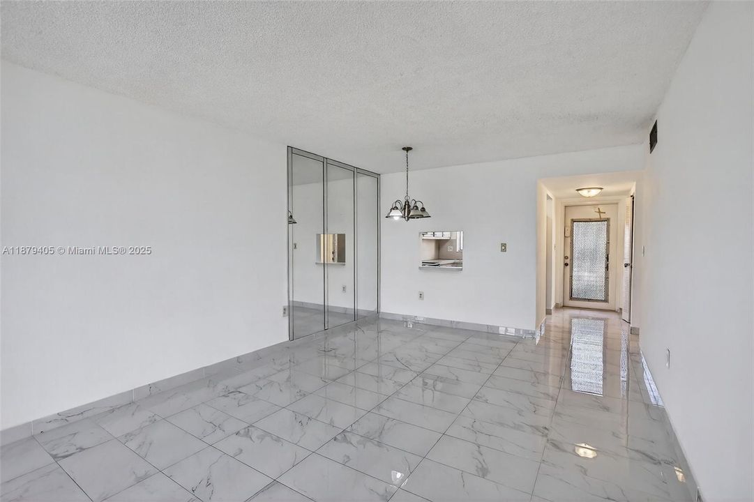 На продажу: $89,000 (1 спален, 1 ванн, 850 Квадратных фут)