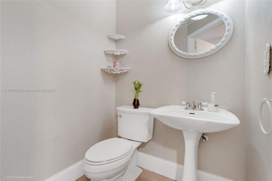 For Sale: $399,000 (3 beds, 2 baths, 1388 Square Feet)