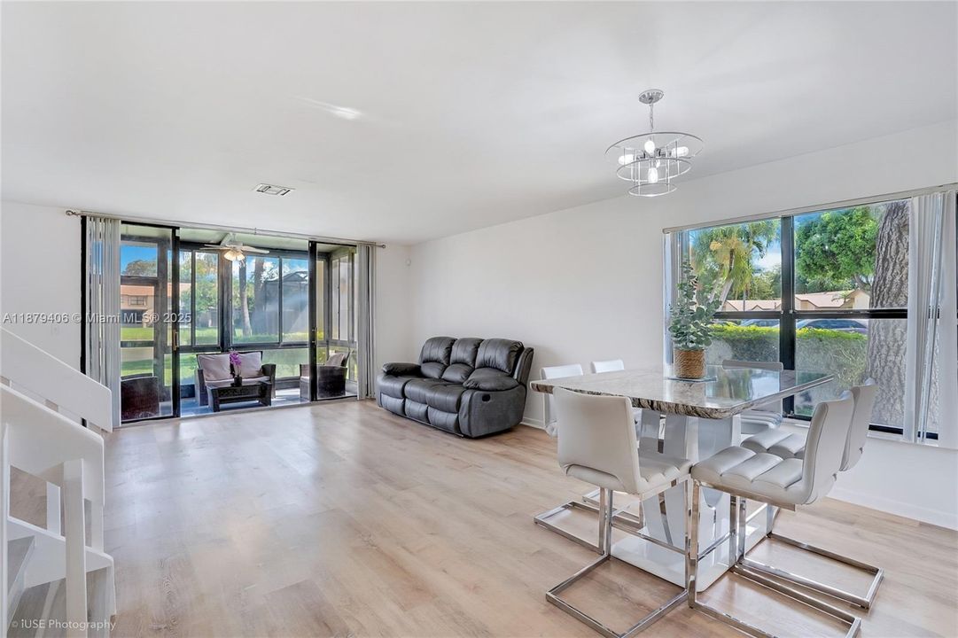 For Sale: $399,000 (3 beds, 2 baths, 1388 Square Feet)