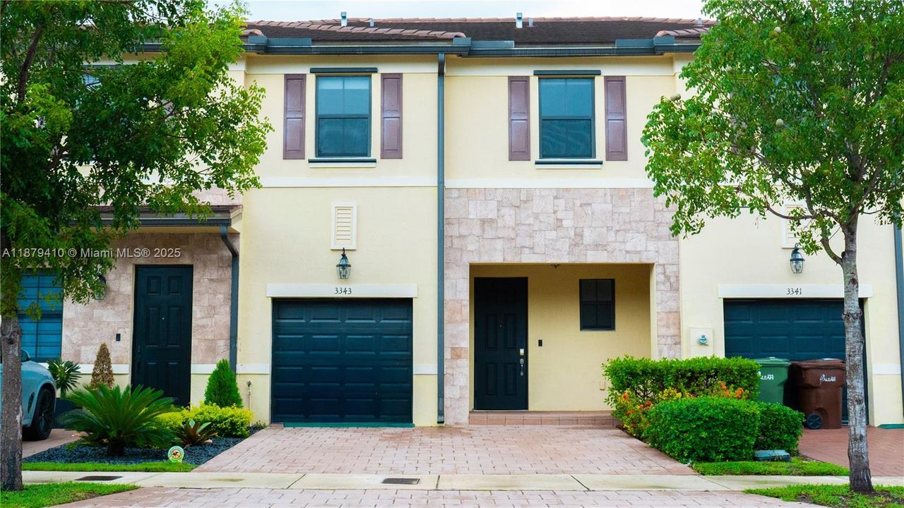 For Sale: $550,000 (3 beds, 2 baths, 1751 Square Feet)