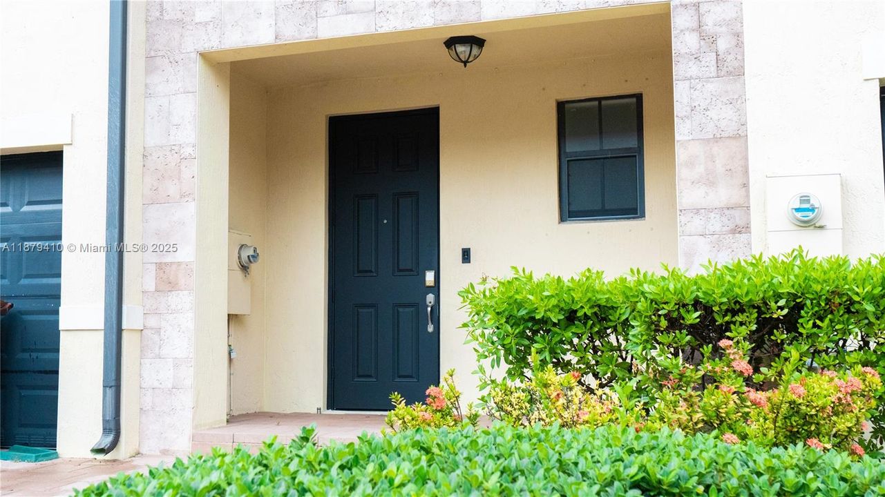 For Sale: $550,000 (3 beds, 2 baths, 1751 Square Feet)