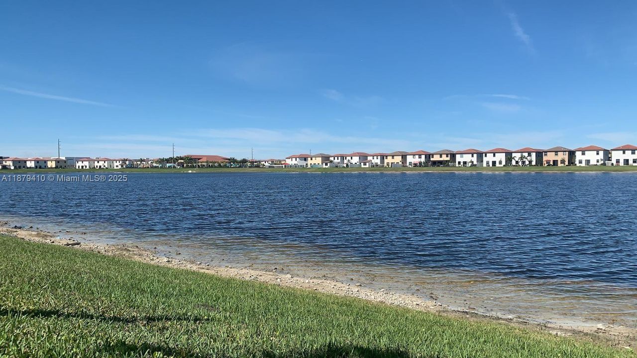 For Sale: $550,000 (3 beds, 2 baths, 1751 Square Feet)