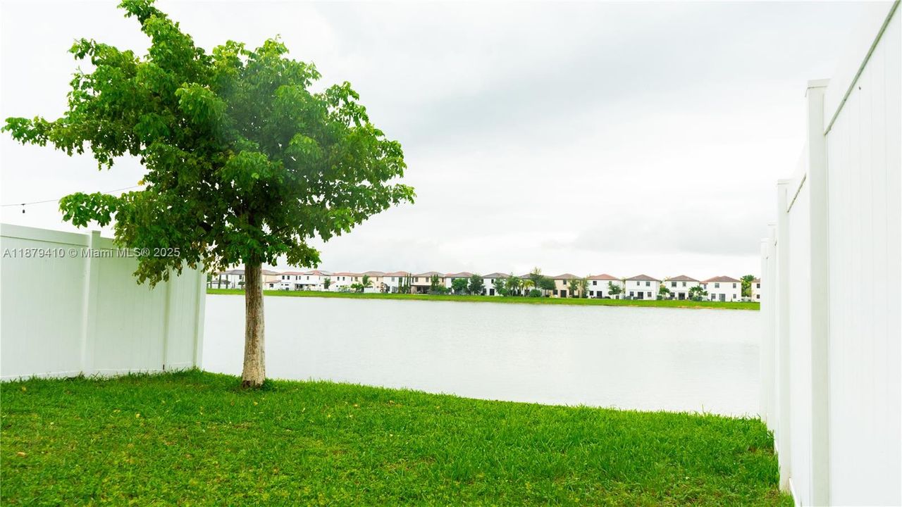 For Sale: $550,000 (3 beds, 2 baths, 1751 Square Feet)