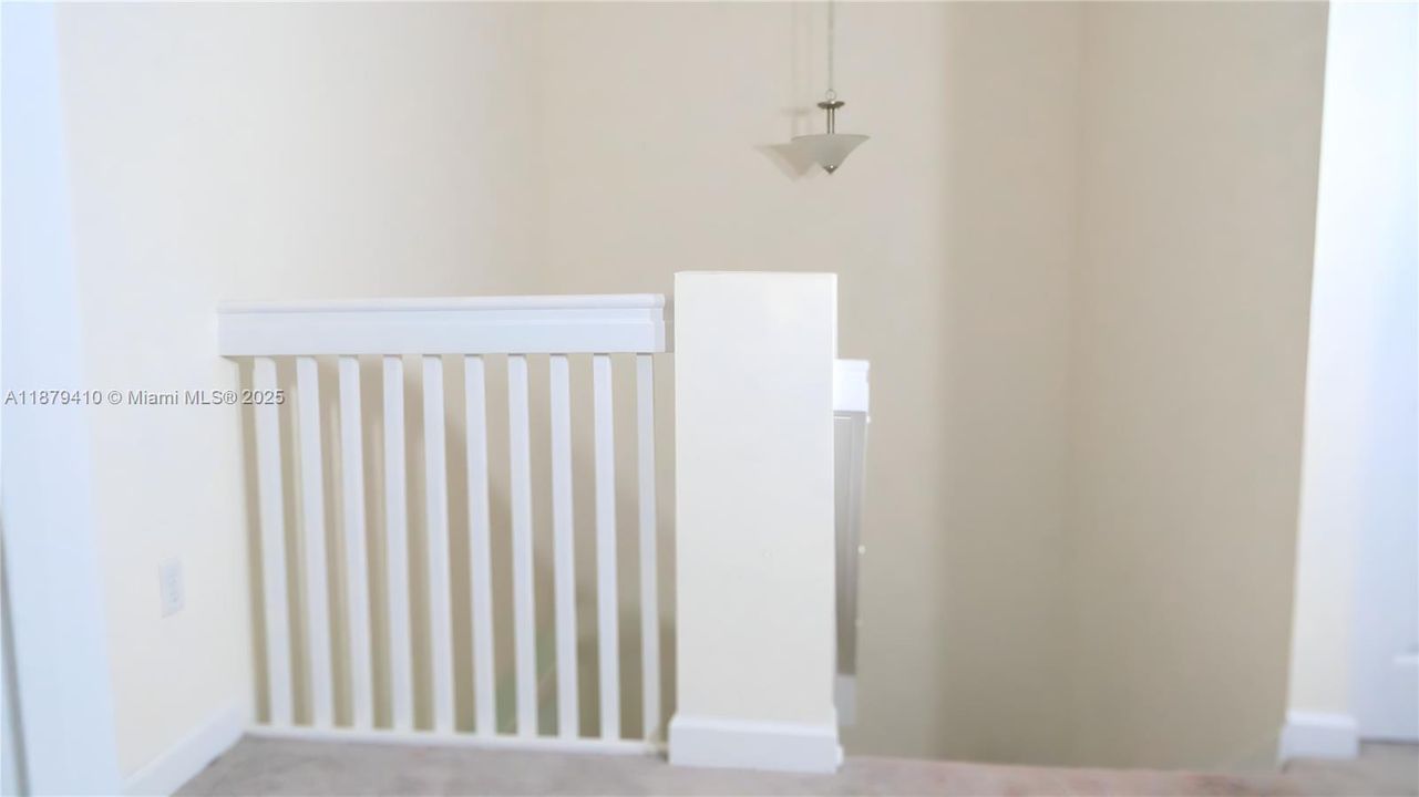 For Sale: $550,000 (3 beds, 2 baths, 1751 Square Feet)