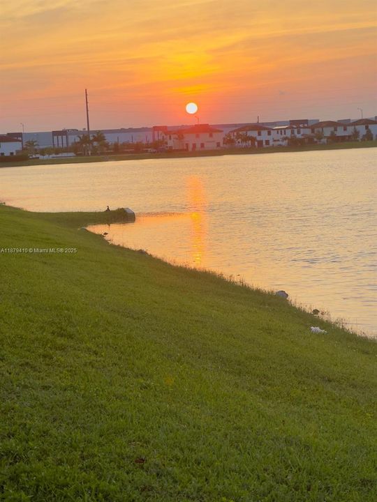 For Sale: $550,000 (3 beds, 2 baths, 1751 Square Feet)