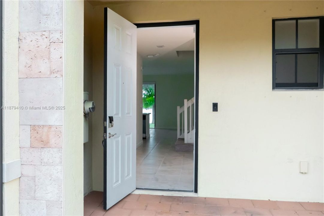 For Sale: $550,000 (3 beds, 2 baths, 1751 Square Feet)