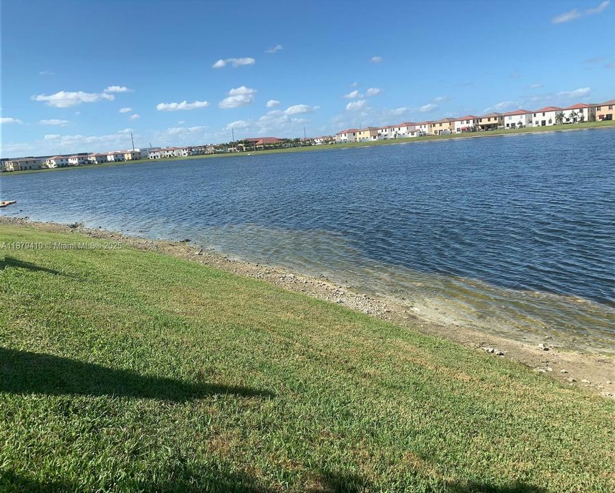 For Sale: $550,000 (3 beds, 2 baths, 1751 Square Feet)