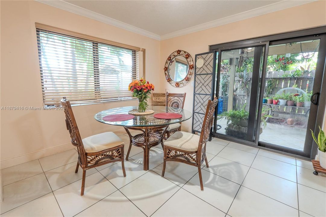 For Sale: $370,000 (2 beds, 2 baths, 1250 Square Feet)