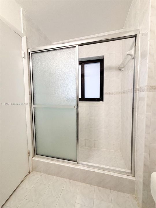 For Sale: $370,000 (2 beds, 2 baths, 1250 Square Feet)