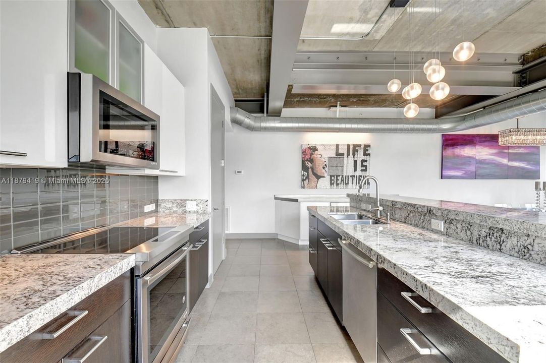 For Rent: $7,250 (3 beds, 2 baths, 1455 Square Feet)
