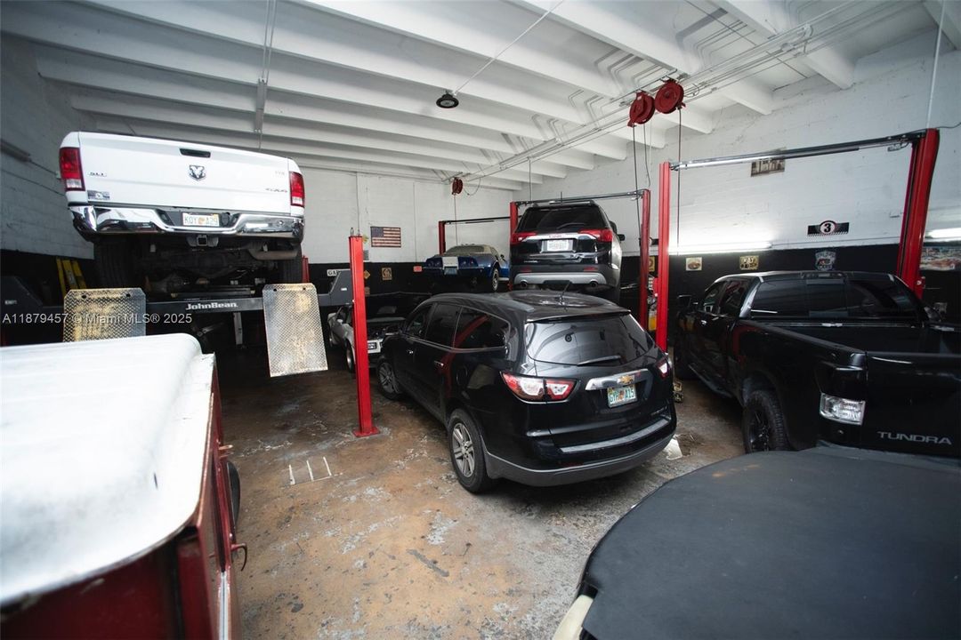 Под контрактом: $1,032,000 (0 спален, 0 ванн, 0 Квадратных фут)