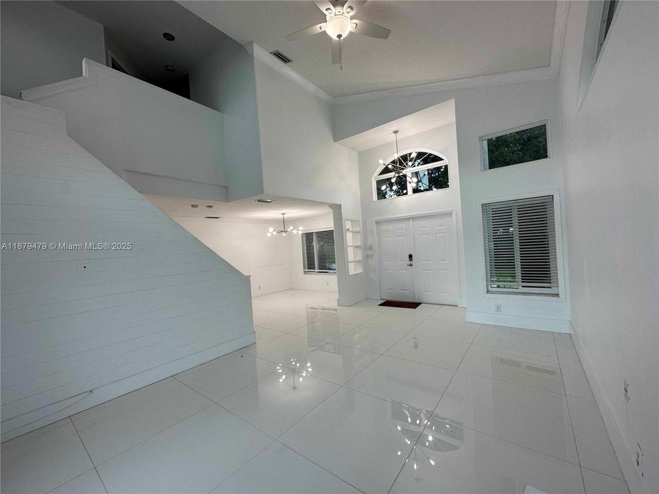 В аренду: $4,400 (3 спален, 2 ванн, 1815 Квадратных фут)