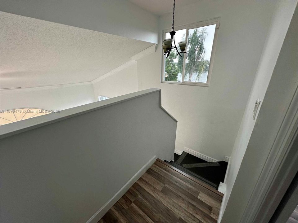 В аренду: $4,400 (3 спален, 2 ванн, 1815 Квадратных фут)