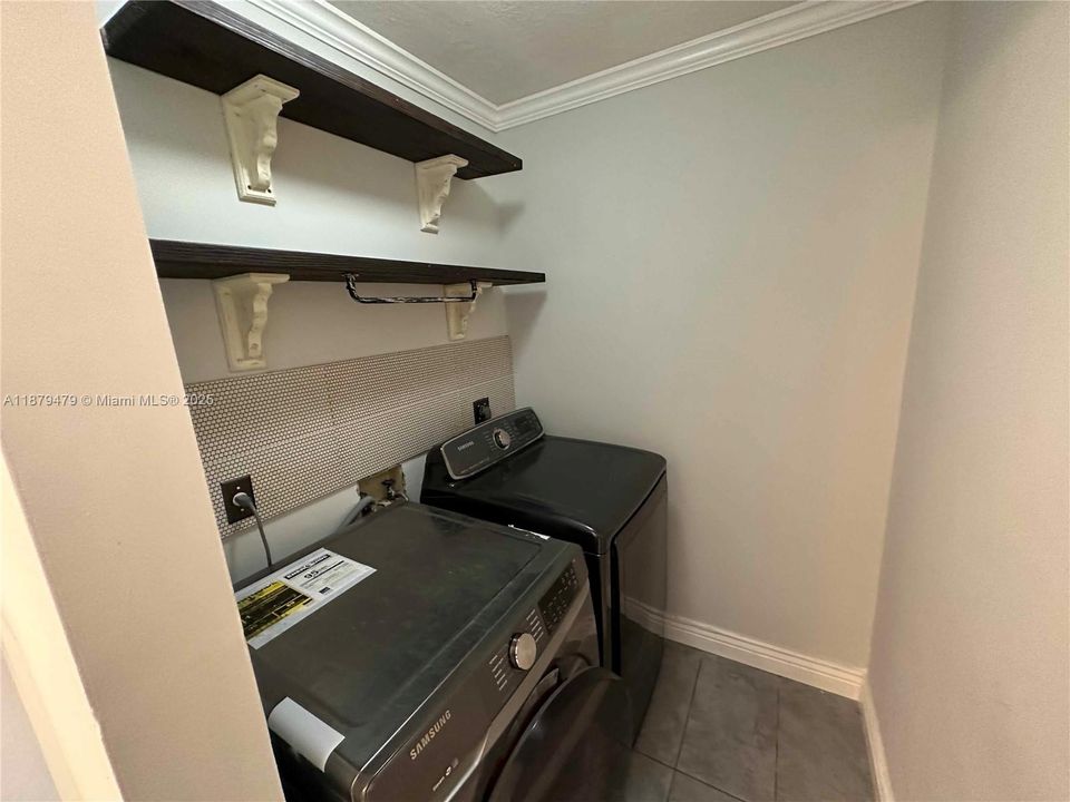 В аренду: $4,400 (3 спален, 2 ванн, 1815 Квадратных фут)