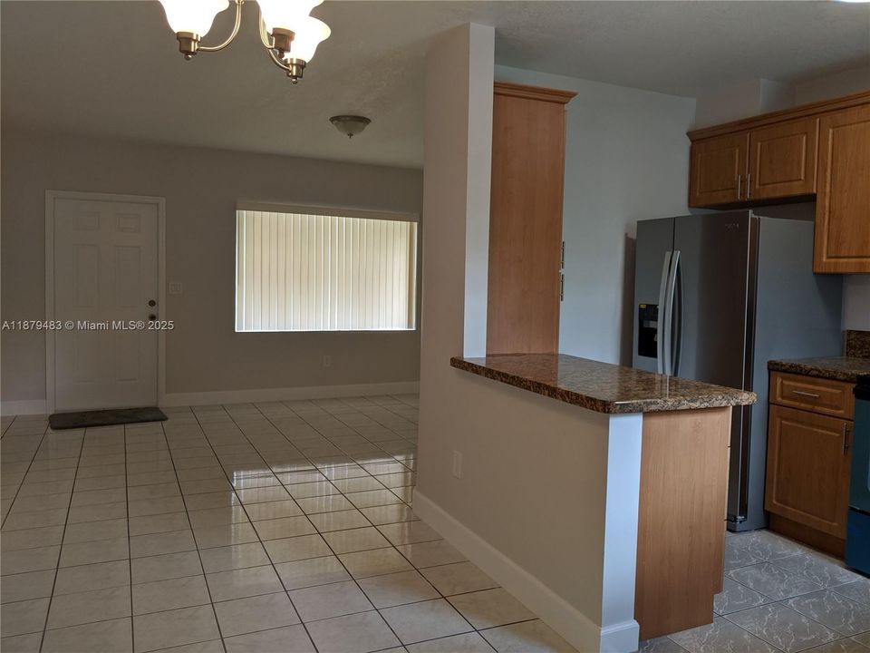 Recientemente alquilado: $3,250 (3 camas, 2 baños, 1220 Pies cuadrados)