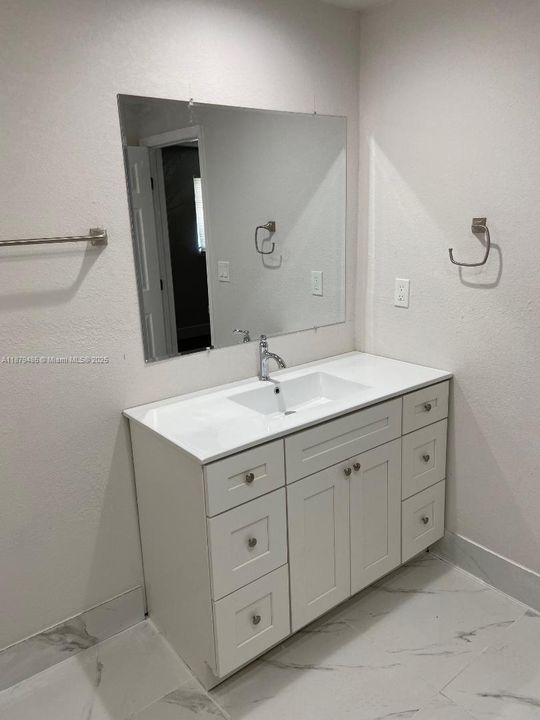 Activo con contrato: $549,900 (0 camas, 0 baños, 0 Pies cuadrados)