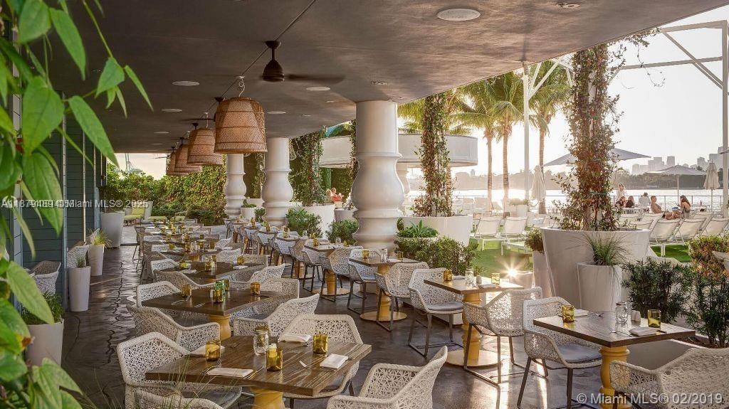 待售: $575,000 (1 贝兹, 1 浴室, 696 平方英尺)