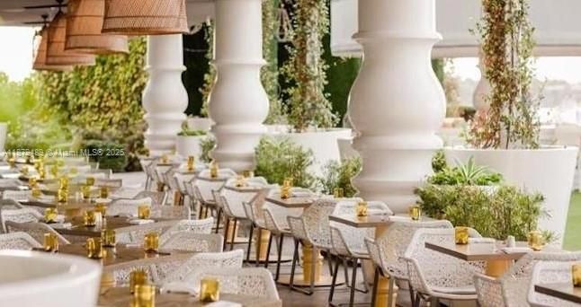 待售: $575,000 (1 贝兹, 1 浴室, 696 平方英尺)