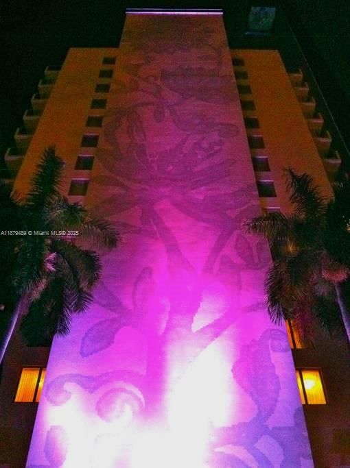 待售: $575,000 (1 贝兹, 1 浴室, 696 平方英尺)