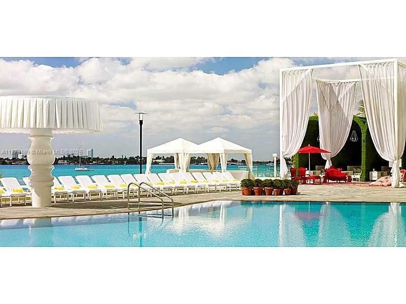 待售: $575,000 (1 贝兹, 1 浴室, 696 平方英尺)