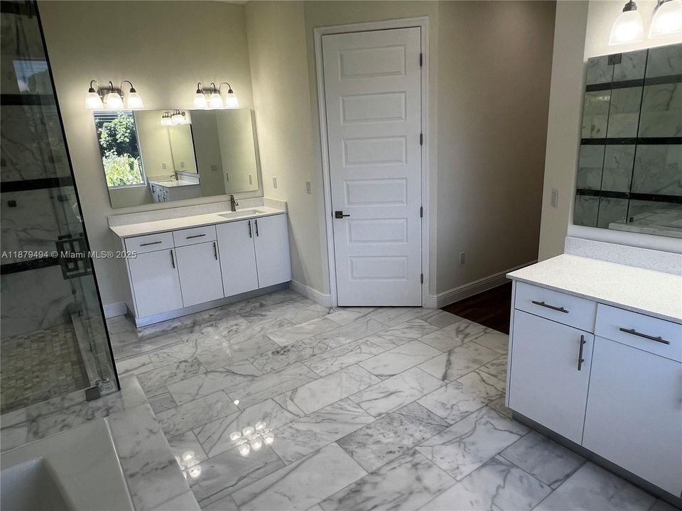 For Rent: $11,000 (6 beds, 6 baths, 0 Square Feet)