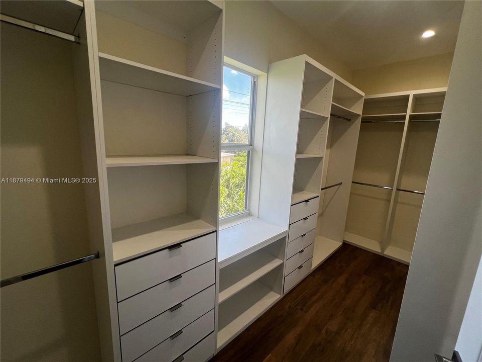 For Rent: $11,000 (6 beds, 6 baths, 0 Square Feet)