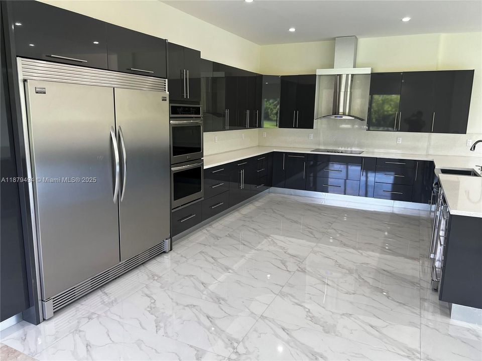 For Rent: $11,000 (6 beds, 6 baths, 0 Square Feet)