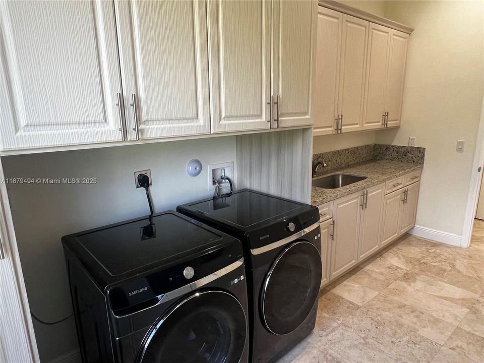 For Rent: $11,000 (6 beds, 6 baths, 0 Square Feet)