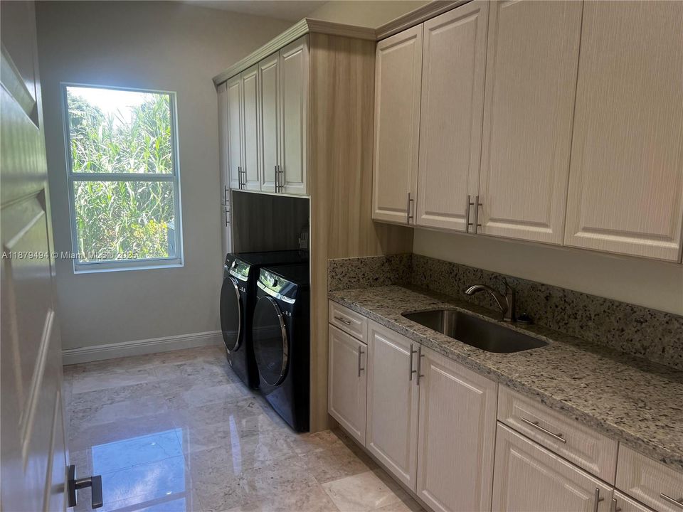 For Rent: $11,000 (6 beds, 6 baths, 0 Square Feet)