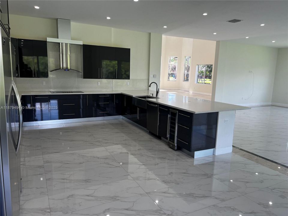 For Rent: $11,000 (6 beds, 6 baths, 0 Square Feet)