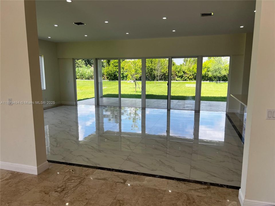 For Rent: $11,000 (6 beds, 6 baths, 0 Square Feet)